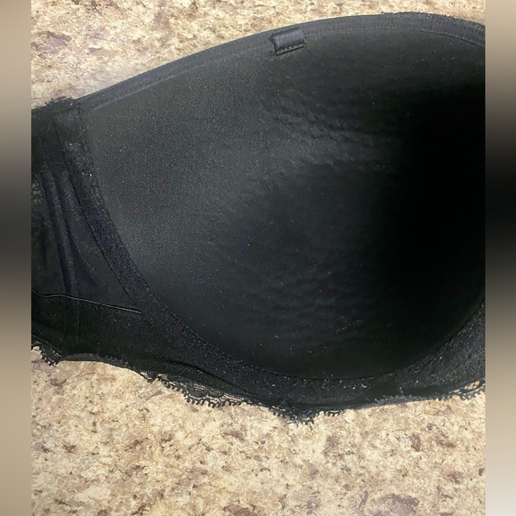 Gently worn black Victoria Secret half bra size 38DD - Picture 2 of 5